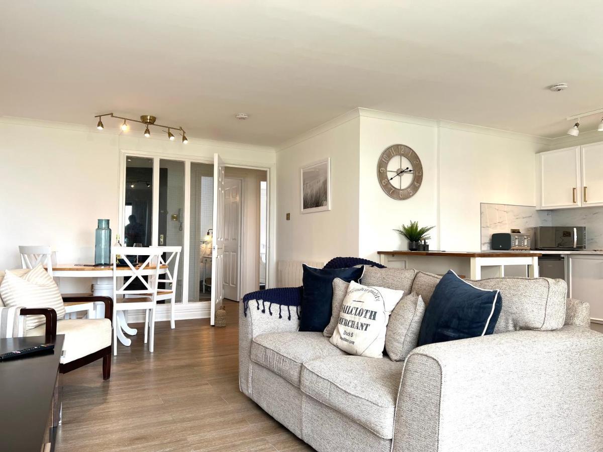 Bellevue Apartment Largs Bagian luar foto