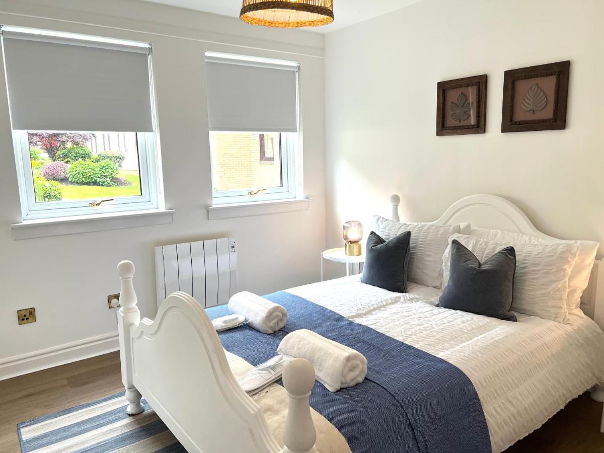 Bellevue Apartment Largs Bagian luar foto