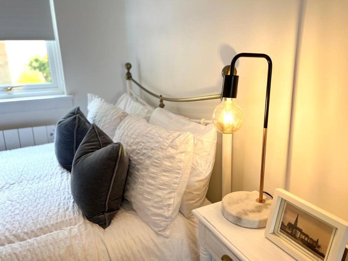Bellevue Apartment Largs Bagian luar foto