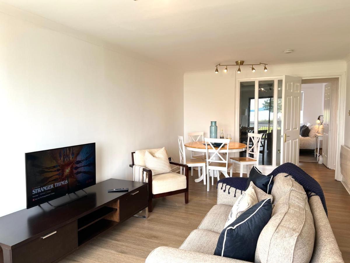 Bellevue Apartment Largs Bagian luar foto