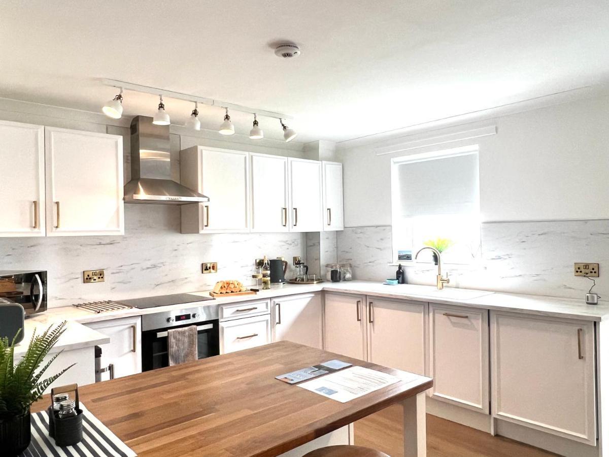 Bellevue Apartment Largs Bagian luar foto