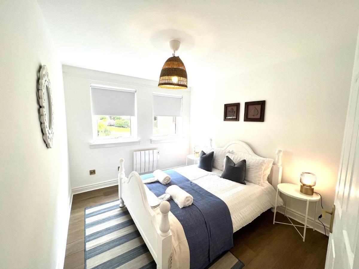 Bellevue Apartment Largs Bagian luar foto