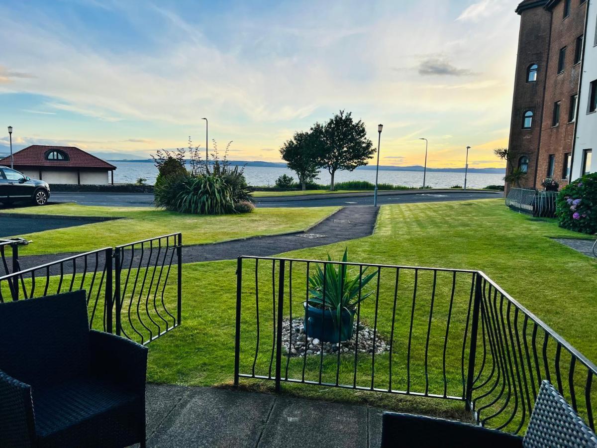 Bellevue Apartment Largs Bagian luar foto