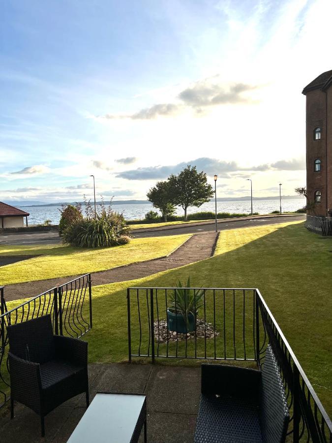 Bellevue Apartment Largs Bagian luar foto