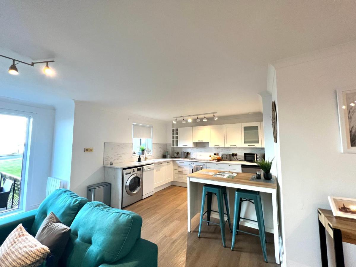 Bellevue Apartment Largs Bagian luar foto