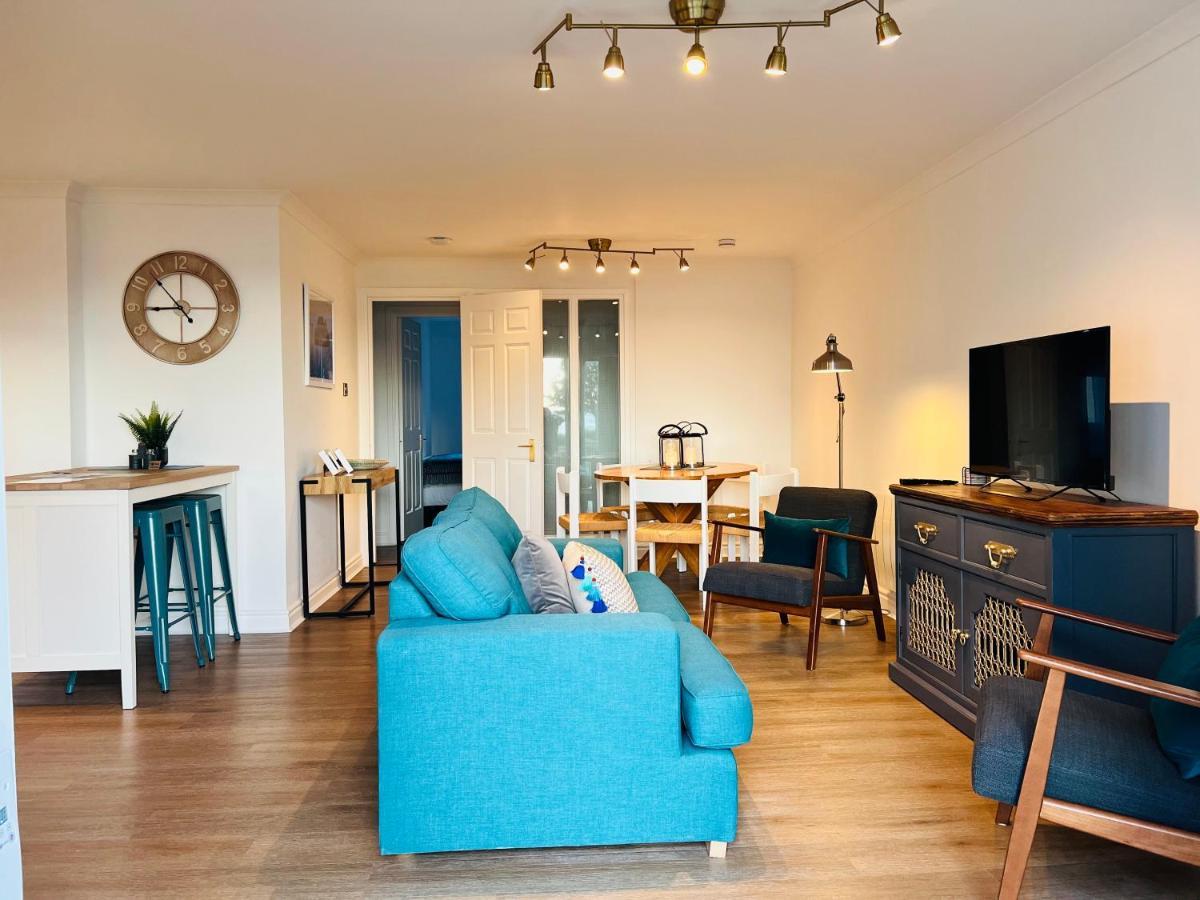 Bellevue Apartment Largs Bagian luar foto